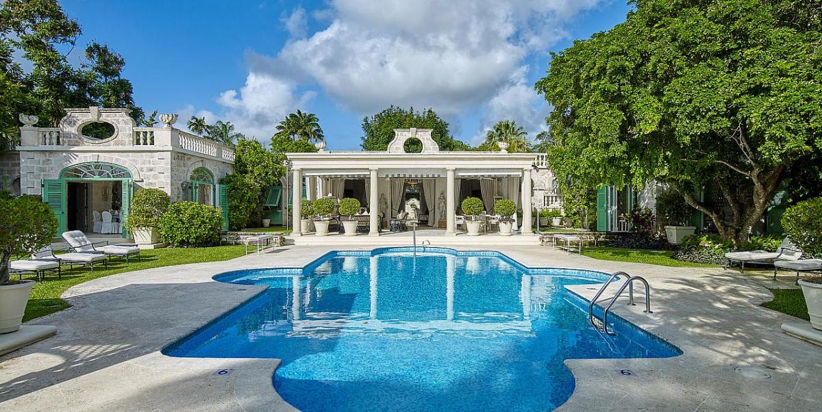 Beachfront villas in Barbados